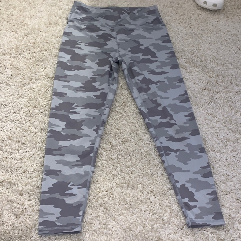 Gray camo leggings